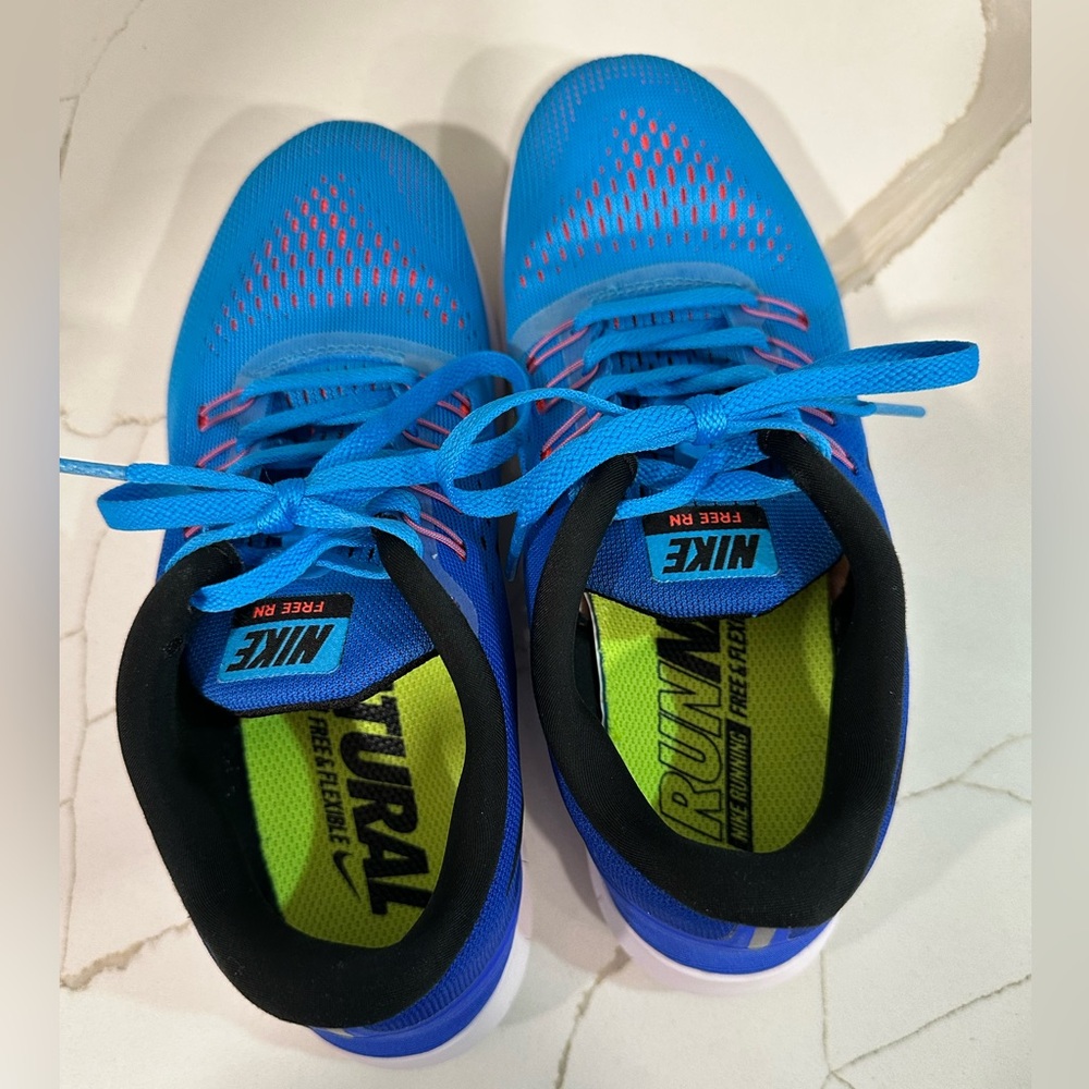 Nike Free RN. Women Size 5.5 Color Blue And Pink. - Picture 5 of 10